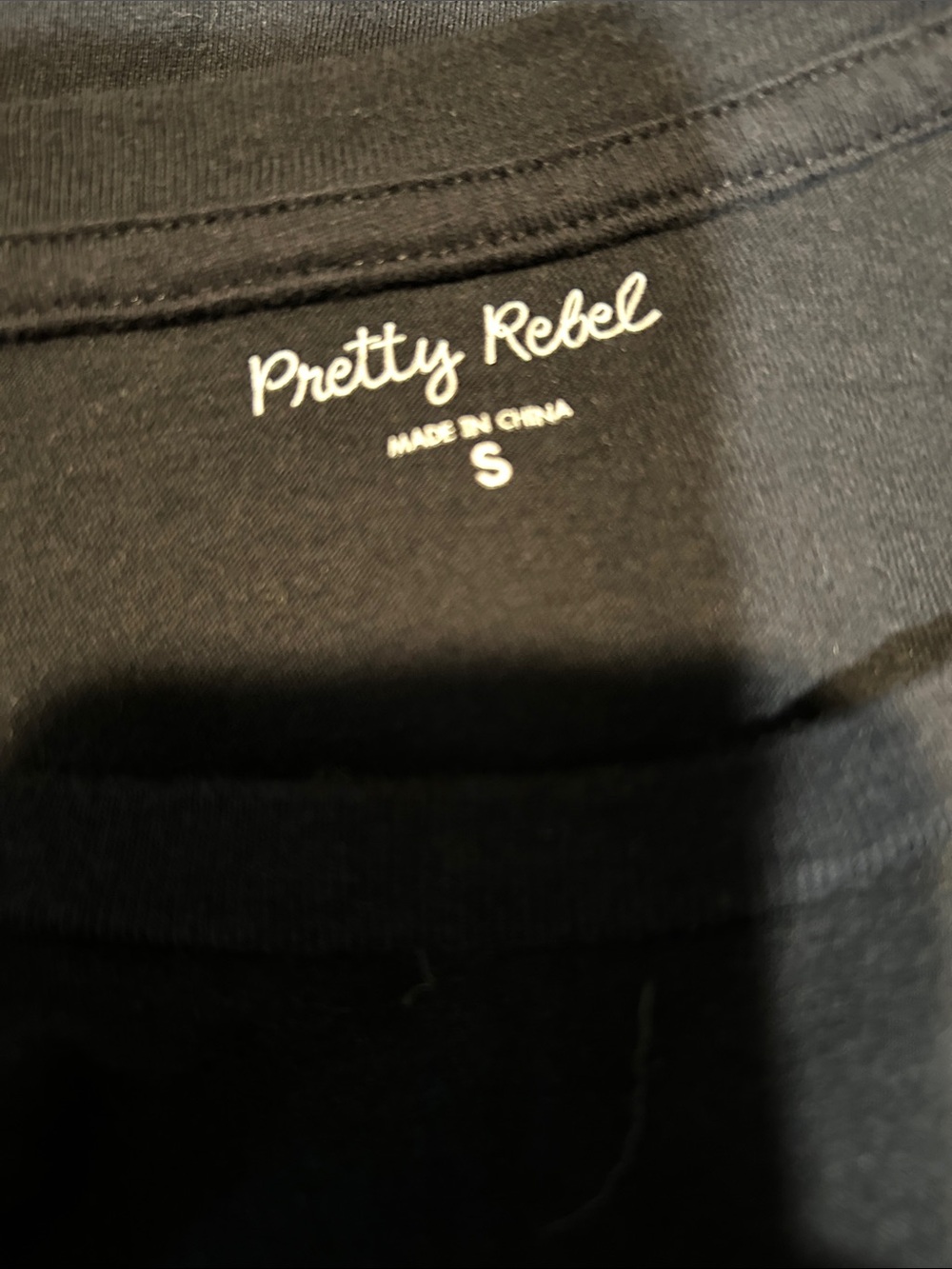 Yellowstone Graphic 100% cotton Crop Tee - Black - Picture 3 of 4